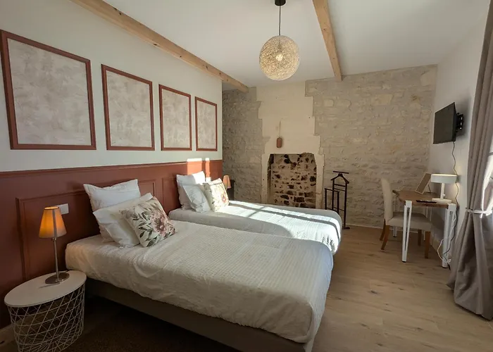 Couette-café Le Brissonneau - Truffe Avec Table D'hôtes 3*